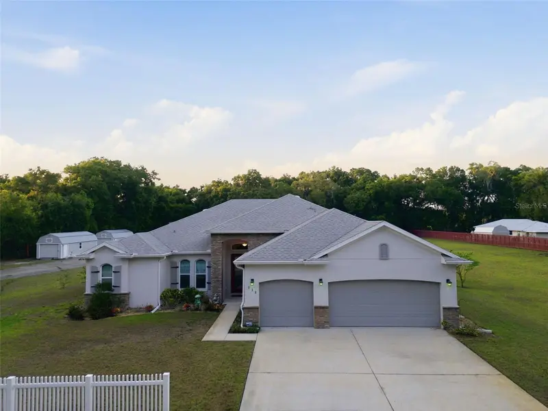 135 Mills Rd, FL