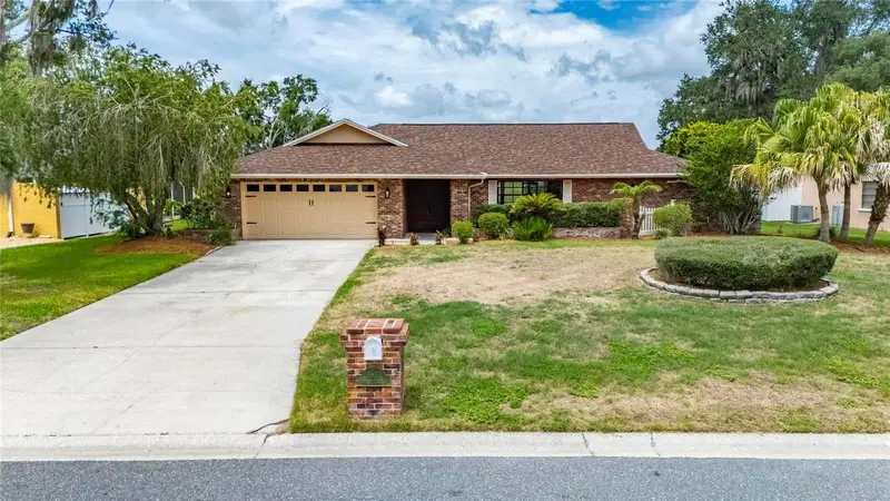 1903 Country Club Ct, FL