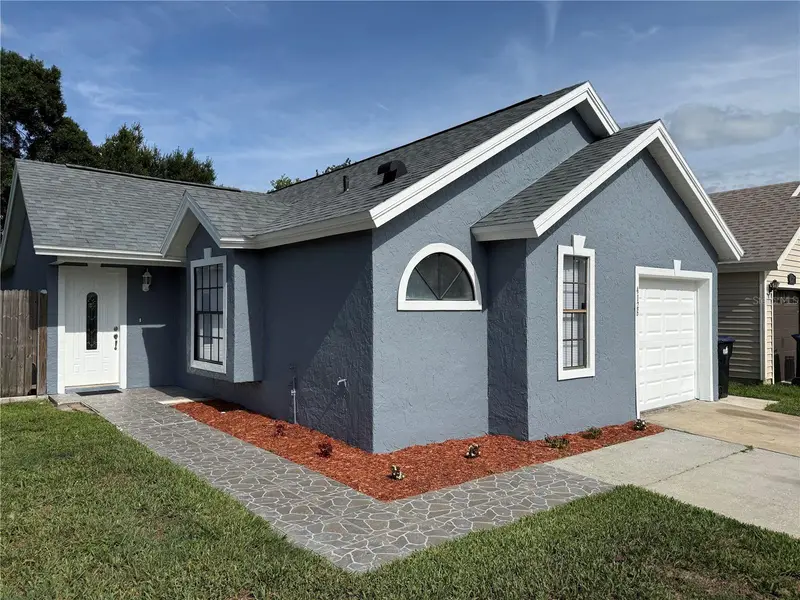 Lee Vista listing