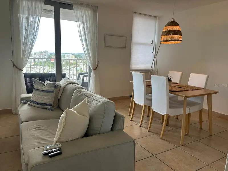 1026 Av. Luis Vigoreaux #21 A, PR