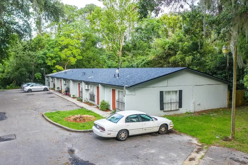 409 Ne 11th St, FL