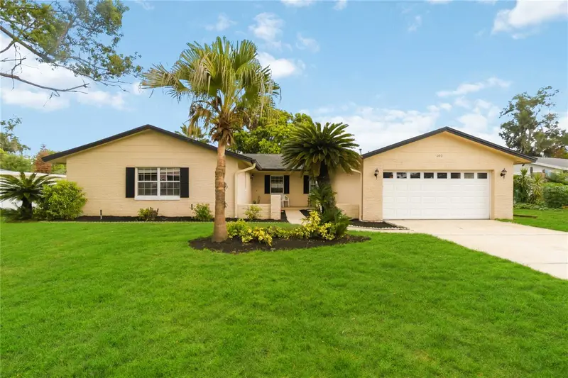102 Eastern Frk, FL
