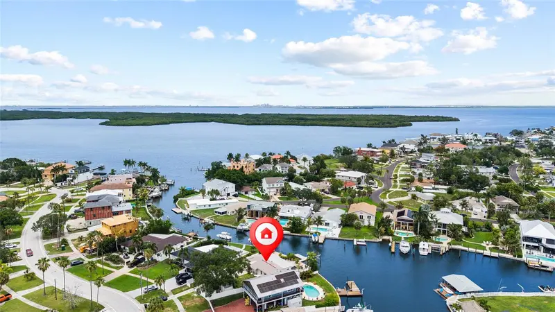 5541 Bayou Grande Blvd Ne, FL