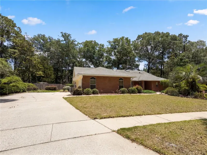 1543 Chaucer Ct, FL
