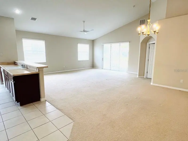121 Raintree Cir, FL