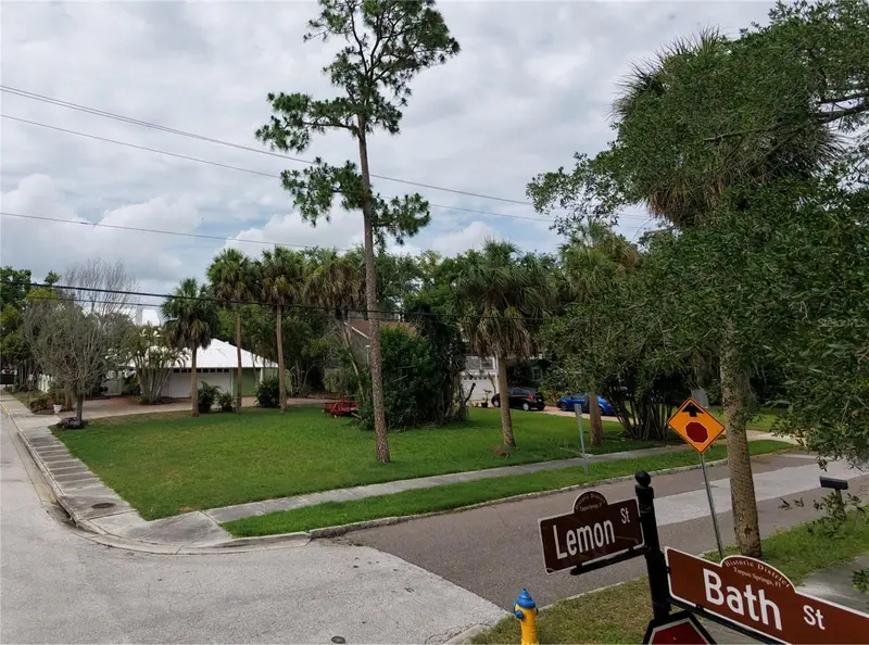 Lemon St, FL