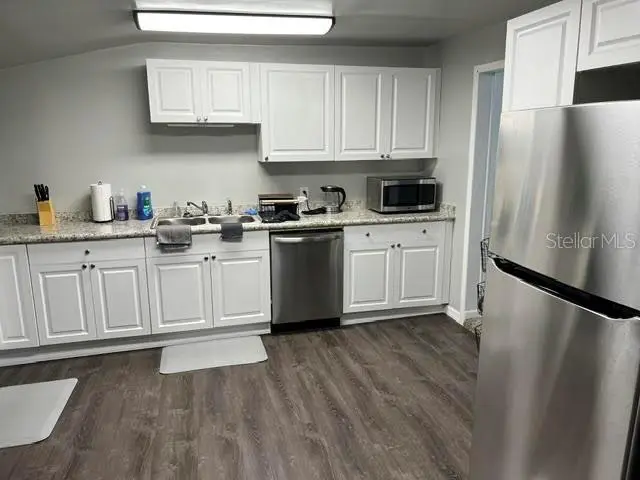 325 S 2nd St #206, FL