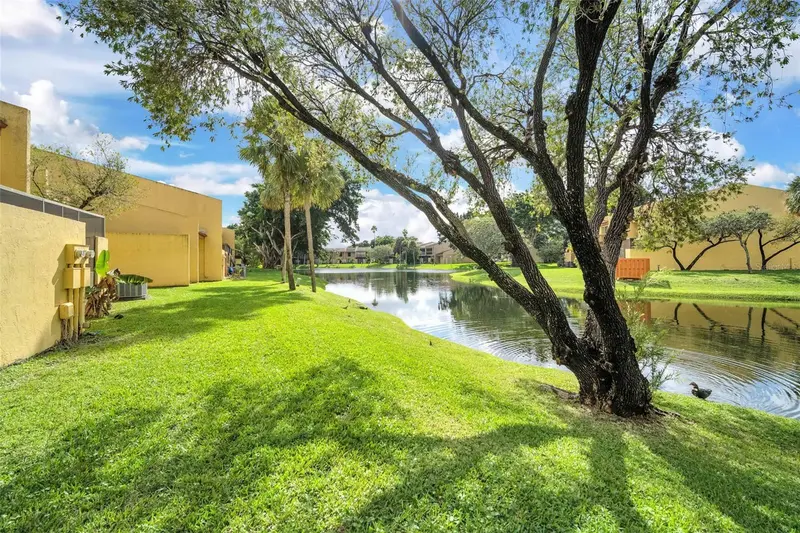 1610 Nw 93rd Ave #303, FL