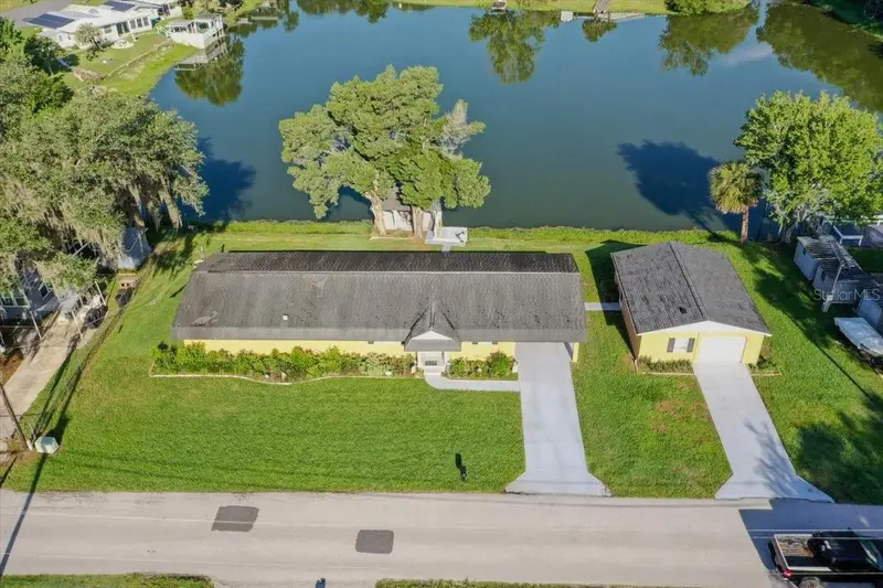928 S Shad Ter, FL