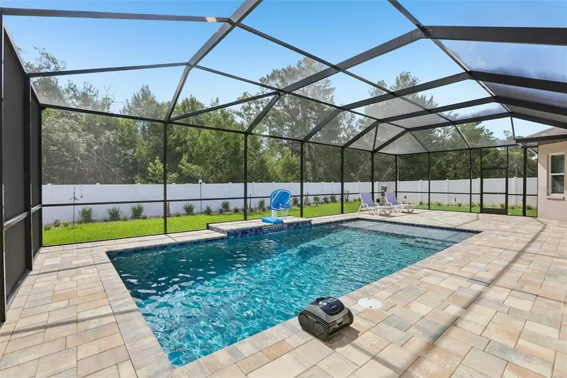 902 Tierra Dr, FL
