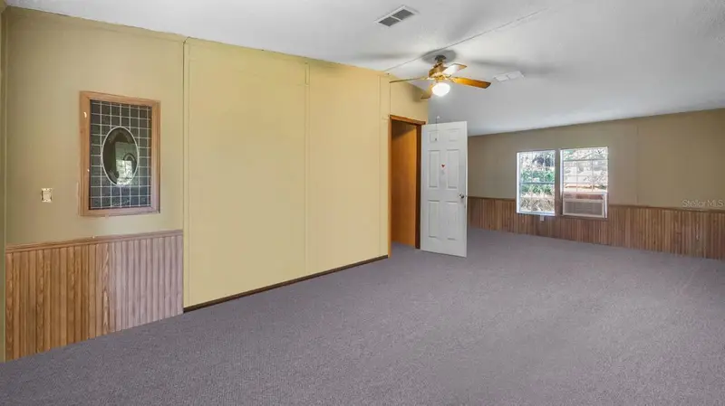 23158 Loop Rd, FL