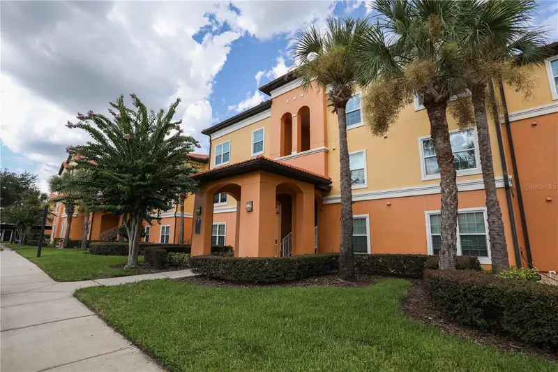 5451 Vineland Rd #2111, FL