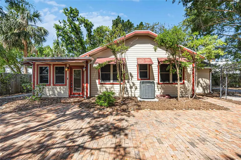 1743 8th Street, FL