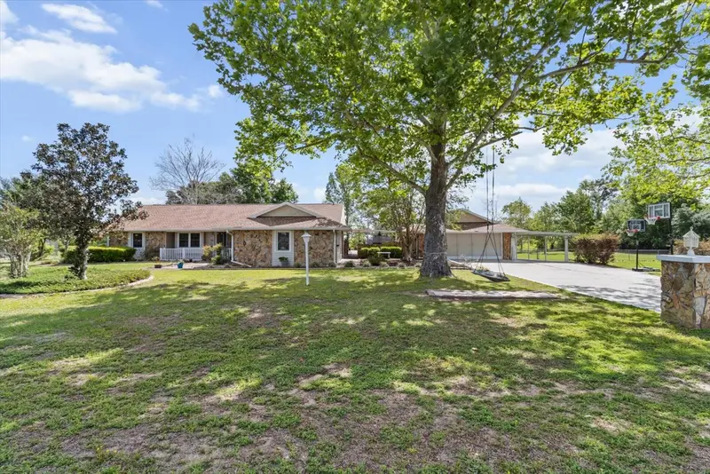 8921 S Thoroughbred Pt, FL