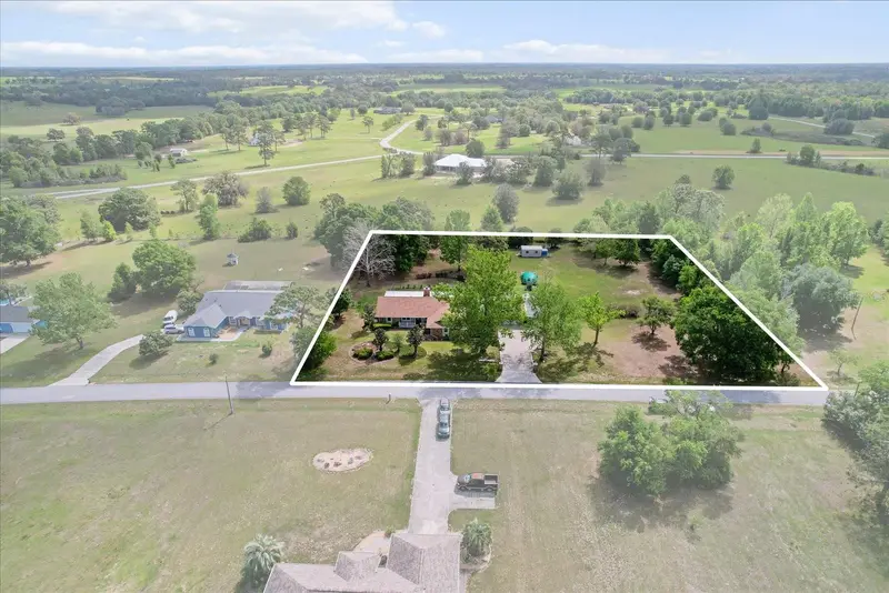 8921 S Thoroughbred Pt, FL