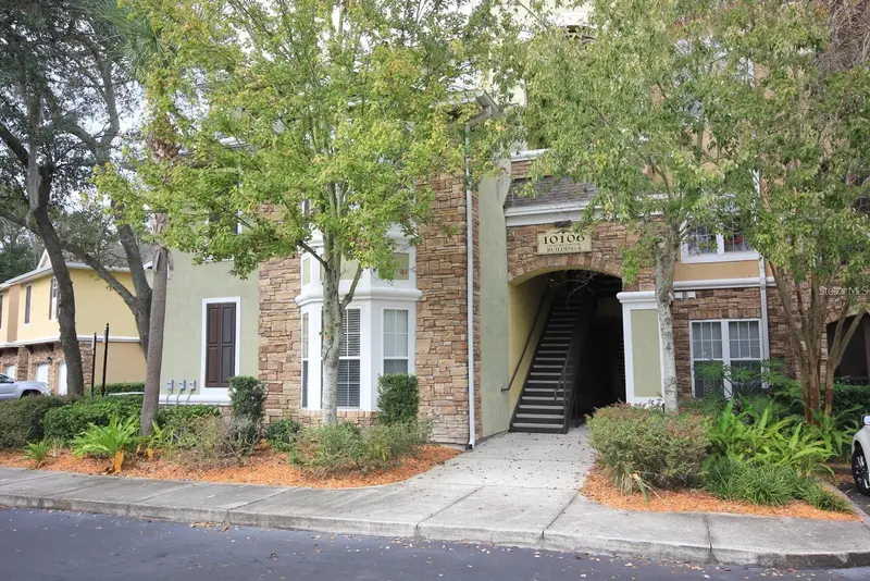 10106 Courtney Oaks Cir #104, FL