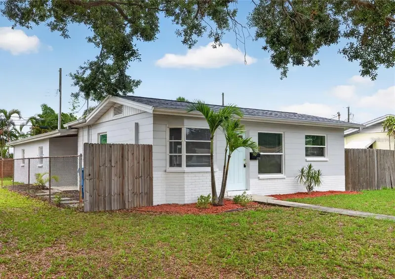 679 71st Ave North Ave N, FL