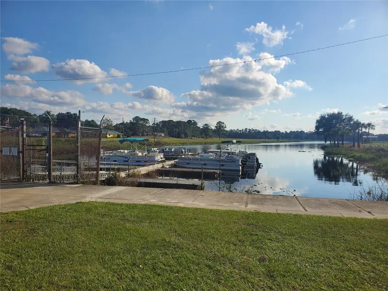 715 Indian Lake Dr, FL