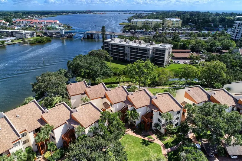 1800 Cove Ii Pl #213, FL