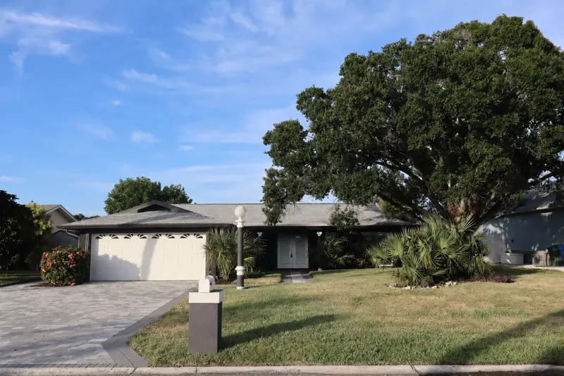 1019 Spindle Palm Way, FL