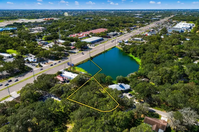1214 W Brandon Blvd, FL