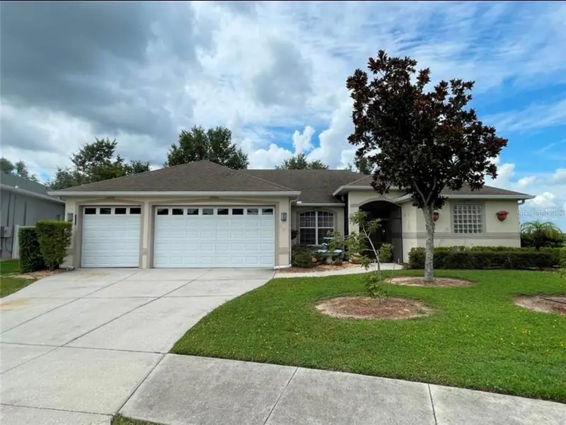 2915 Southern Pines Loop, FL