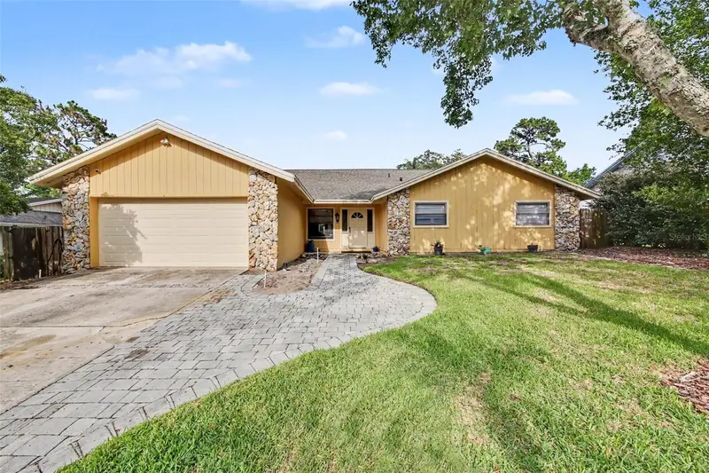 136 Habersham Dr, FL