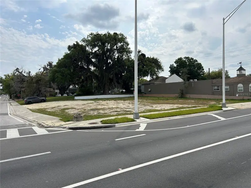 207 S Pine Ave, FL