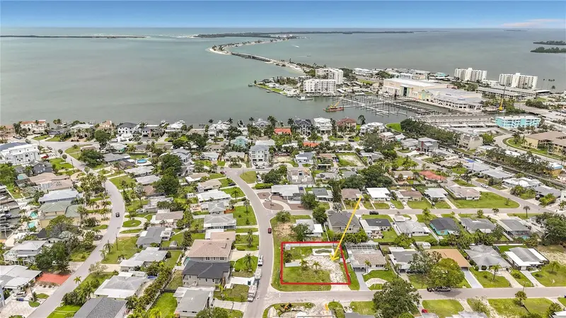 2464 Del Rio Way, FL