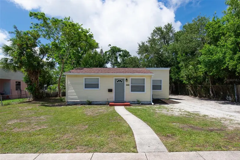 4421 11th Ave S, FL