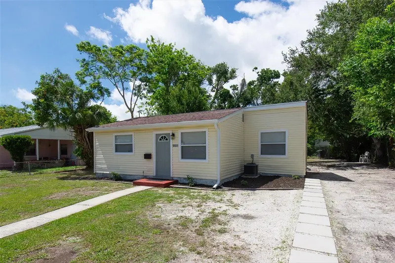 4421 11th Ave S, FL