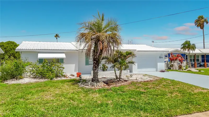 12524 5th Isle, FL