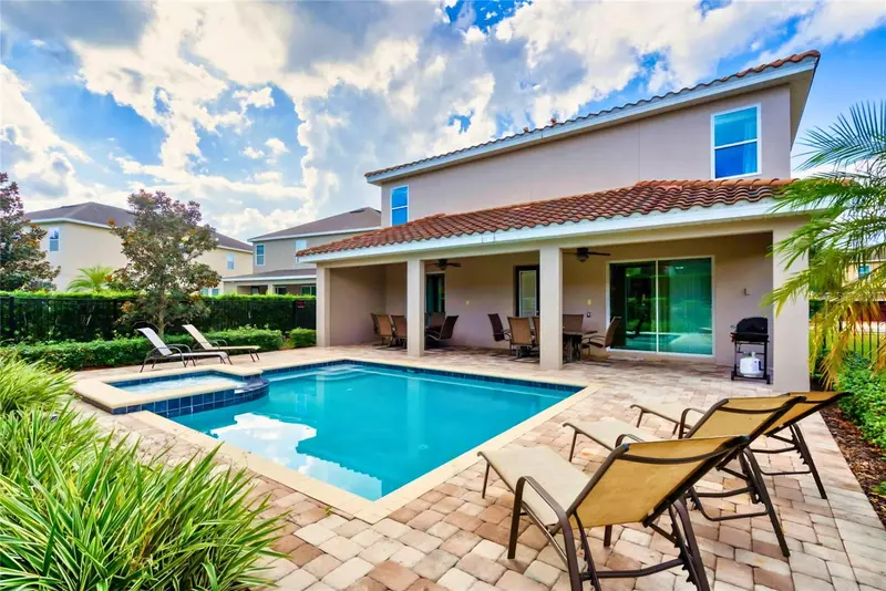 7657 Wilmington Loop, FL