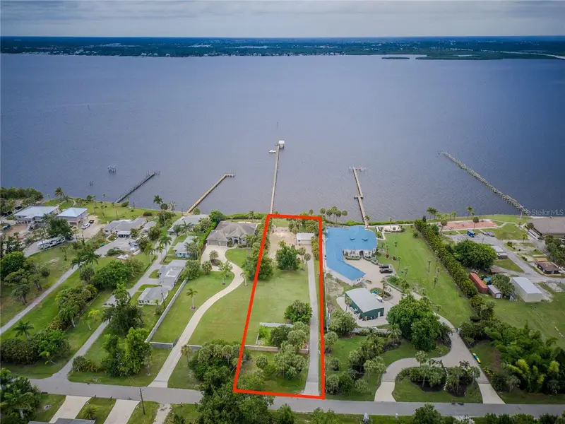 25472 Shore Dr, FL
