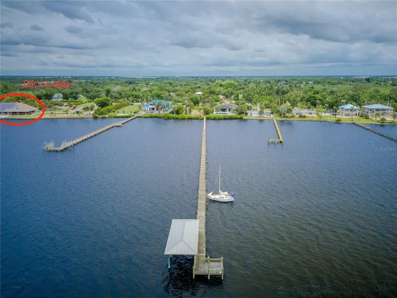 25472 Shore Dr, FL