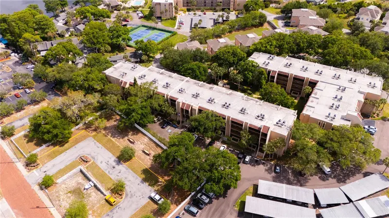 90 S. Highland Ave #402, FL