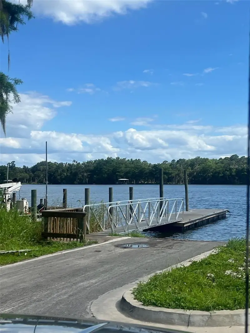 137 E Boundary Dr, FL