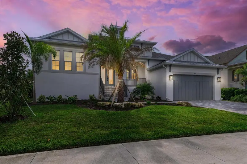8211 37th Avenue Cir W, FL