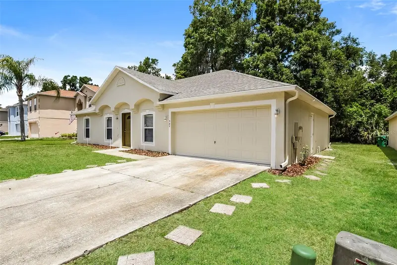 949 Cascades Park Trl, FL