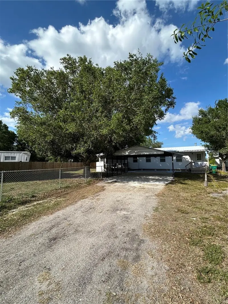 5522 Swaying Palm, FL