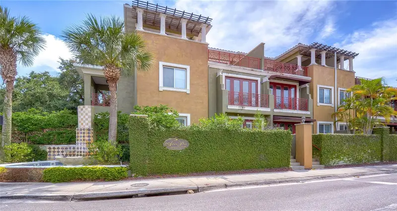 4907 Bayshore Blvd #105, FL