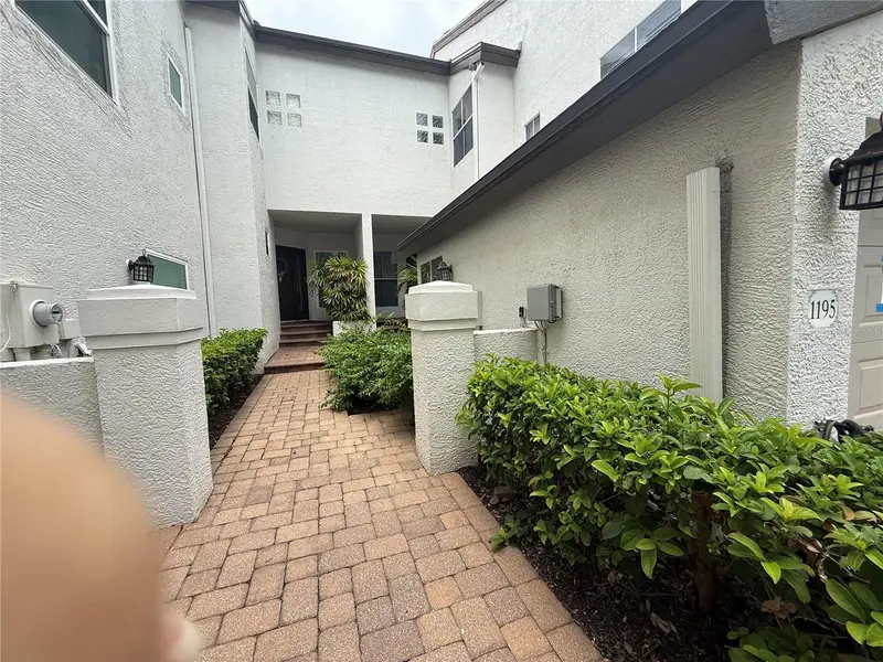1195 Shipwatch Cir, FL