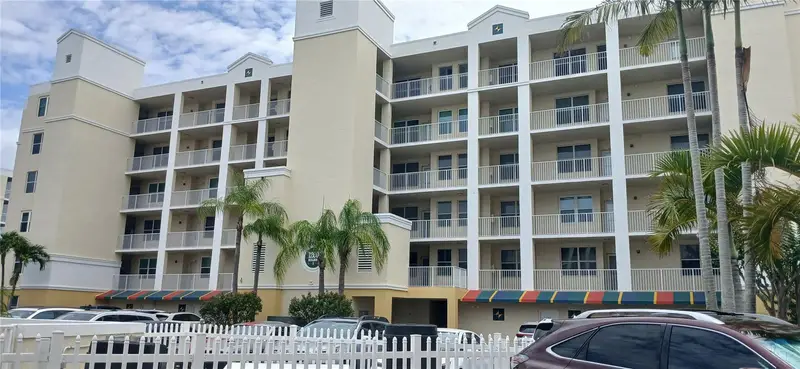 1200 Country Club Dr #3302, FL
