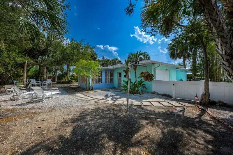 705 N Peninsula Ave, FL