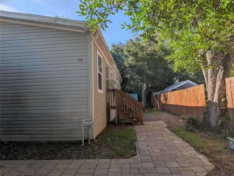 13 Magnolia Rd, FL