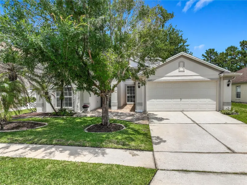 527 Canary Island Ct, FL
