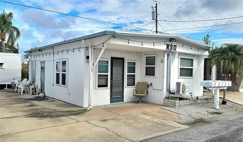 41 2nd St, FL