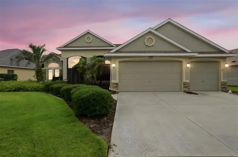 Lakes of Mount Dora listing