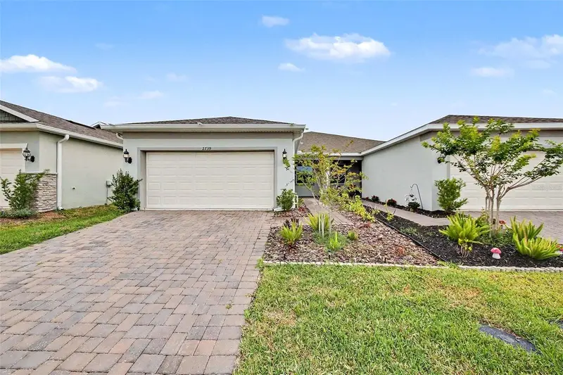 2739 Summer Retreat Ln, FL