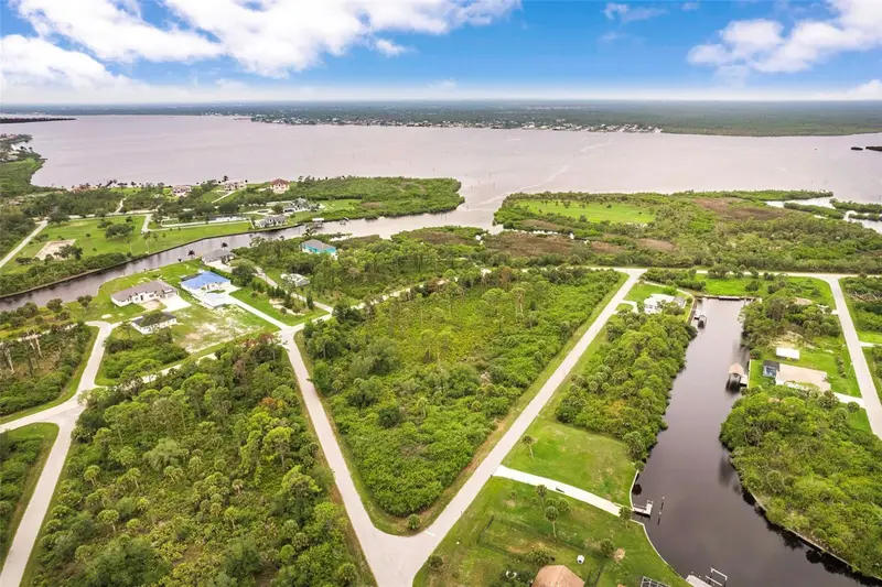 12518 Eisenhower Drive, FL